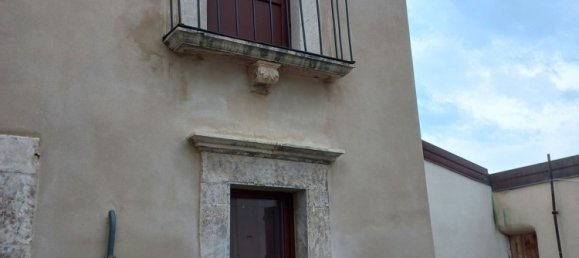 4 rooms House in Villa Santa Lucia degli Abruzzi, Italy No. 62919 6