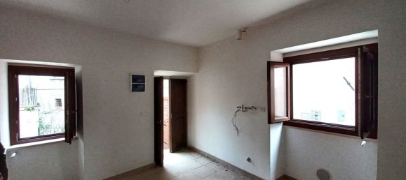 4 rooms House in Villa Santa Lucia degli Abruzzi, Italy No. 62919 10