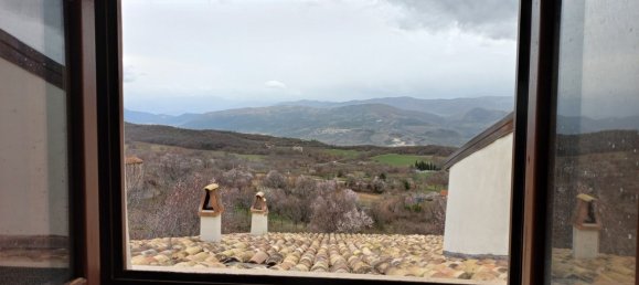 4 rooms House in Villa Santa Lucia degli Abruzzi, Italy No. 62919 24