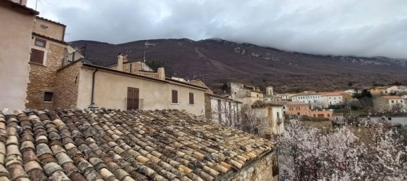 4 rooms House in Villa Santa Lucia degli Abruzzi, Italy No. 62919 30