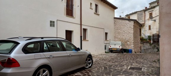 4 rooms House in Villa Santa Lucia degli Abruzzi, Italy No. 62919 4