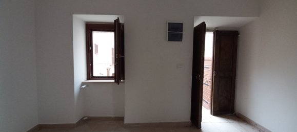 4 rooms House in Villa Santa Lucia degli Abruzzi, Italy No. 62919 11