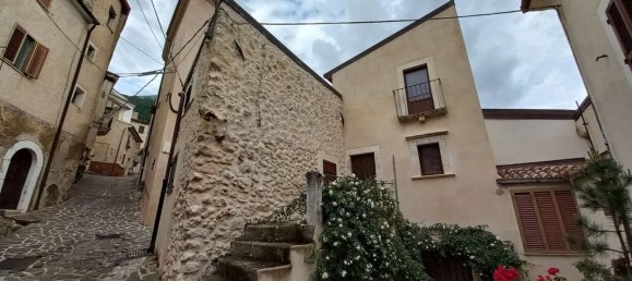 4 rooms House in Villa Santa Lucia degli Abruzzi, Italy No. 62919 39