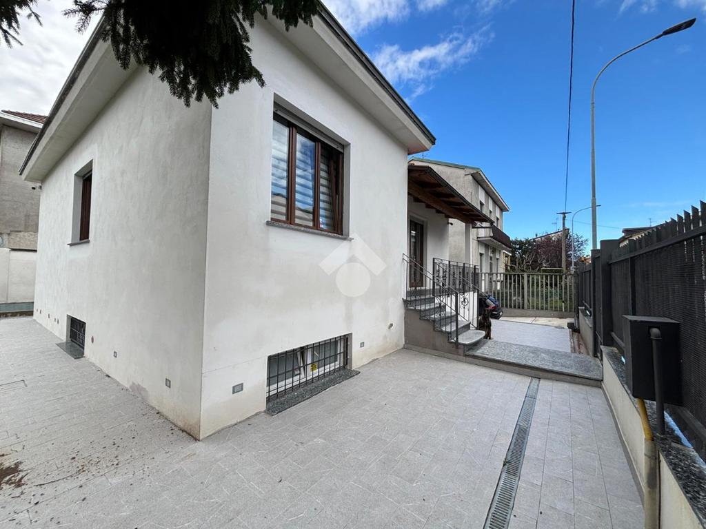 Villa de 3 dormitorios en Rho, Italy No. 315666