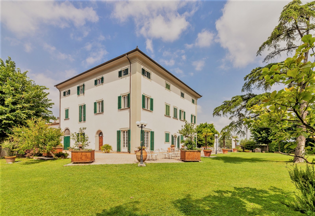 25-Zimmer Villa in Quarrata, Italy, Nr. 206173