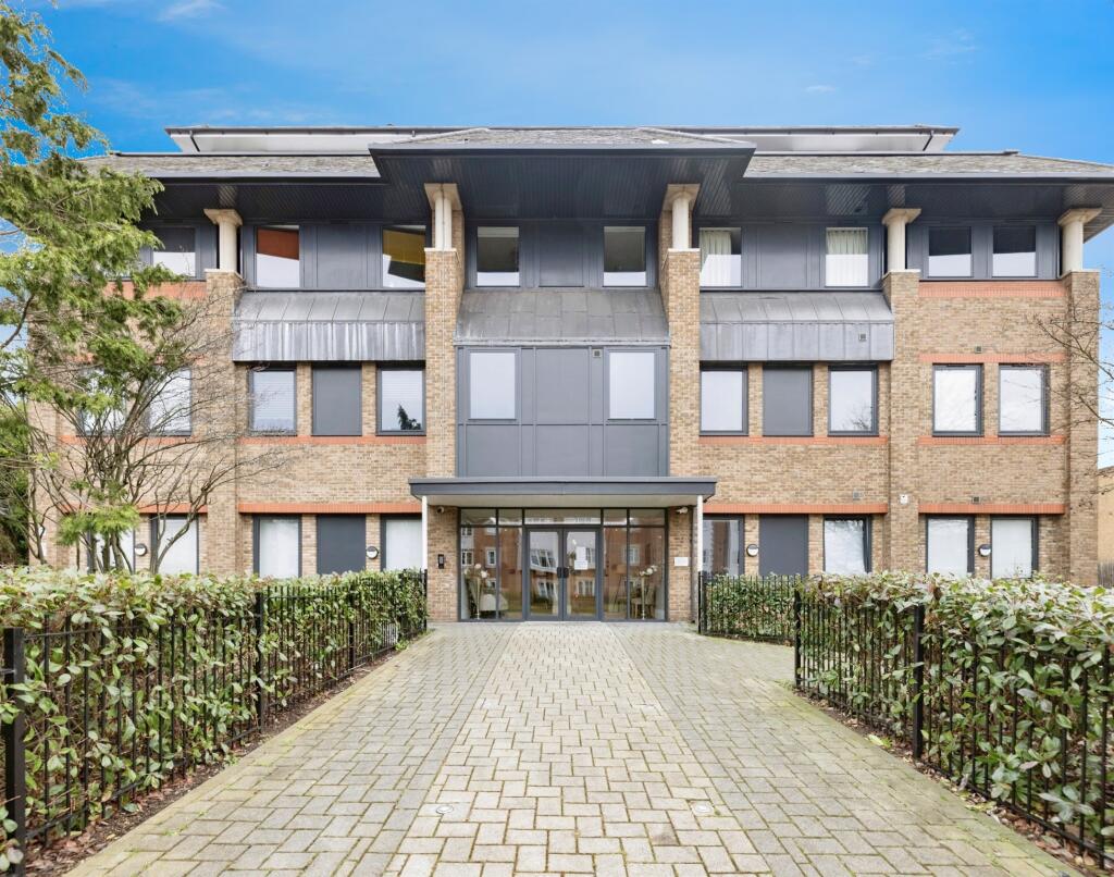 1 bedroom Apartment in Bushey, United Kingdom No. 6247