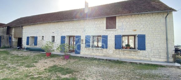 3 bedrooms House in Pouzay, France No. 82615 7
