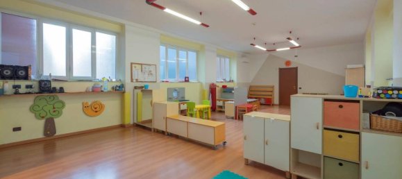 5 rooms Apartment in Milan, Italy No. 242738 9