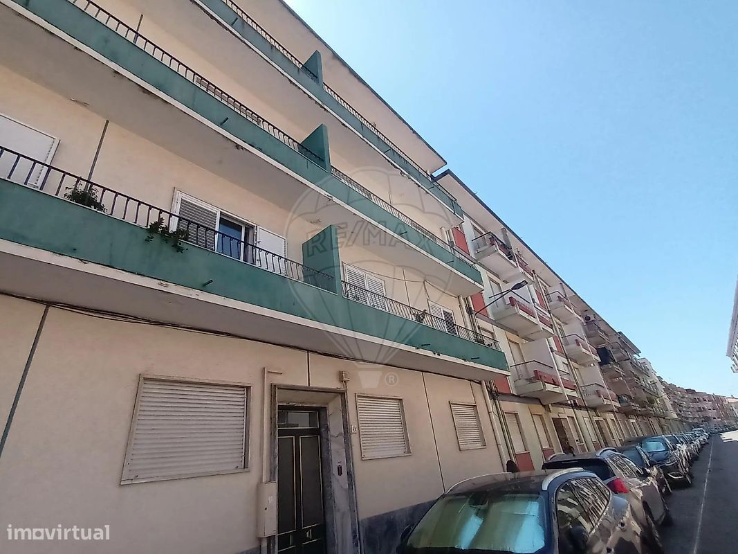 2 bedrooms Apartment in Entroncamento, Portugal No. 349973