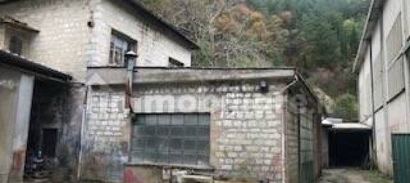 2-salle Entrepôt à Cantiano, Italy No. 152202 25