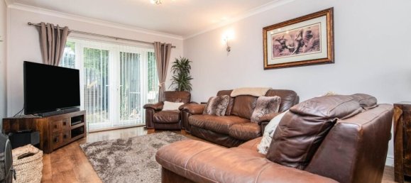 3 bedrooms House in Dudley, United Kingdom No. 2297 2