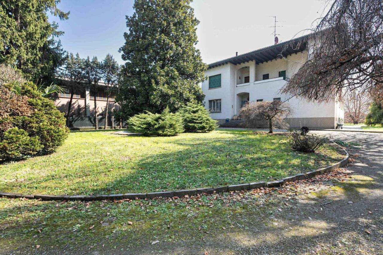 Apartamento de 5 habitaciónes en Mariano Comense, Italy No. 38115