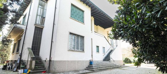 Apartamento de 5 habitaciónes en Mariano Comense, Italy No. 38115 4