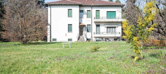 Apartamento de 5 habitaciónes en Mariano Comense, Italy No. 38115 13