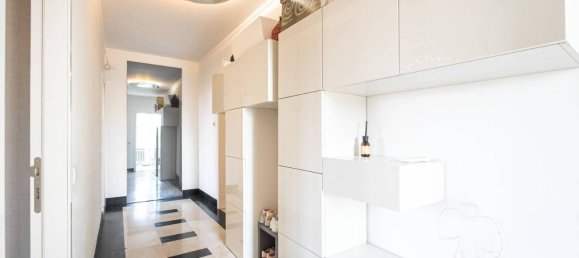 Apartamento de 5 habitaciónes en Mariano Comense, Italy No. 38115 38