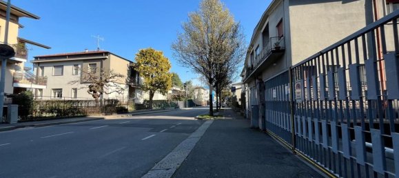 315m² Warehouse in Bergamo, Italy No. 184168 18