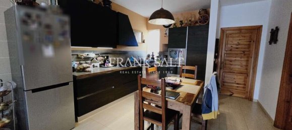 2 bedrooms Penthouse in Saint Paul's Bay, Malta No. 2439 6