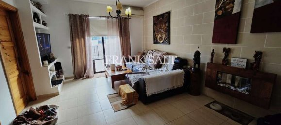 2 bedrooms Penthouse in Saint Paul's Bay, Malta No. 2439 2