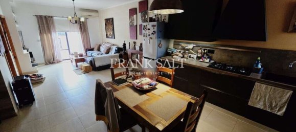 2 bedrooms Penthouse in Saint Paul's Bay, Malta No. 2439 5