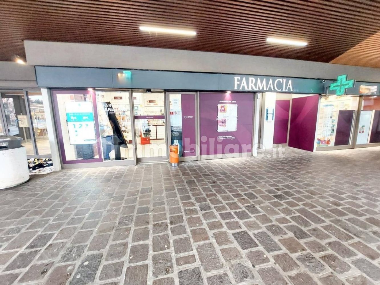 114m² Commercial property in Reggio Emilia, Italy No. 316987