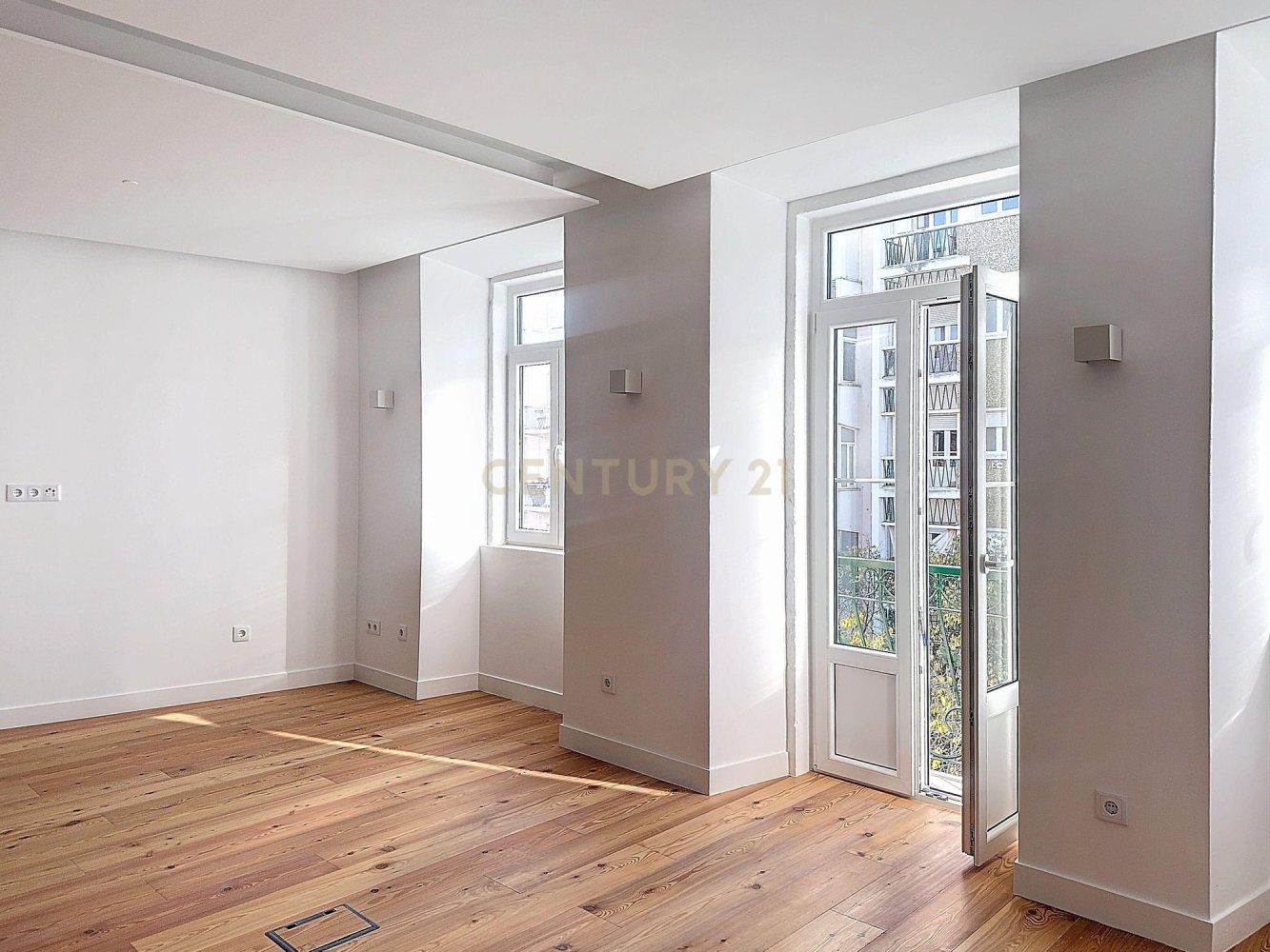 Дуплекс с 4 спальнями в Лиссабон, Португалия № 96622