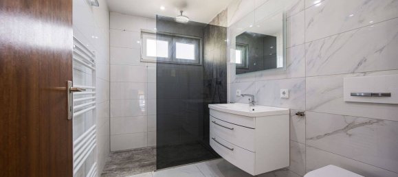 Adosado de 3 dormitorios en Furth, Germany No. 222319 3