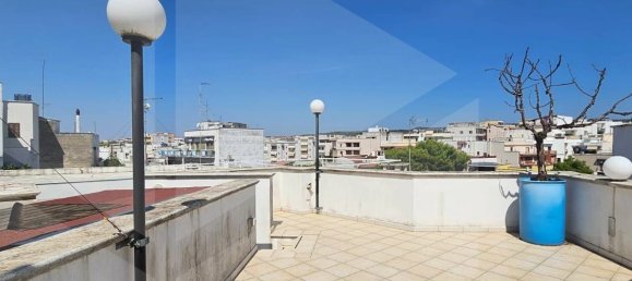 Коммерческая недвижимость с 10 комнатами в Криспьяно, Италия № 27673 15