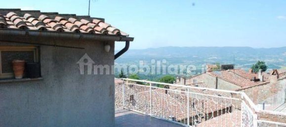 2 bedrooms Apartment in Città della Pieve, Italy No. 78360 3