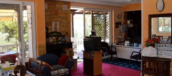 3 bedrooms Villa in Vari, Greece No. 6980 4