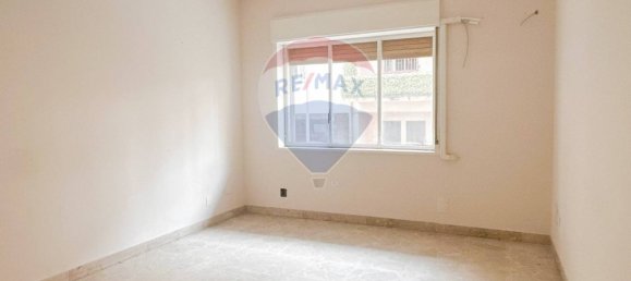 5 rooms Apartment in Messina, Italy No. 53504 9