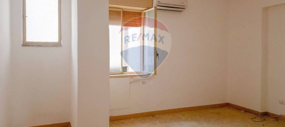 5 rooms Apartment in Messina, Italy No. 53504 6