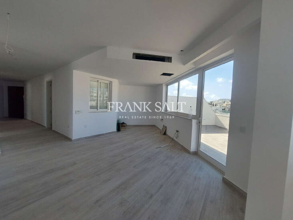 3 bedrooms Penthouse in Gzira, Malta No. 445