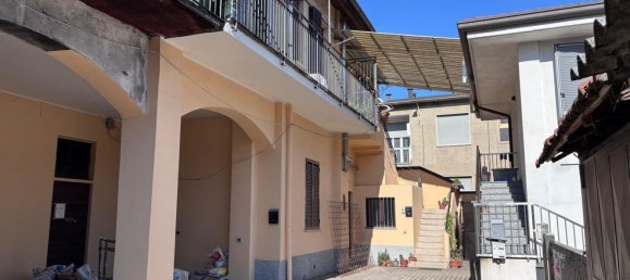 3 bedrooms Apartment in Muggiò, Italy No. 361161 2
