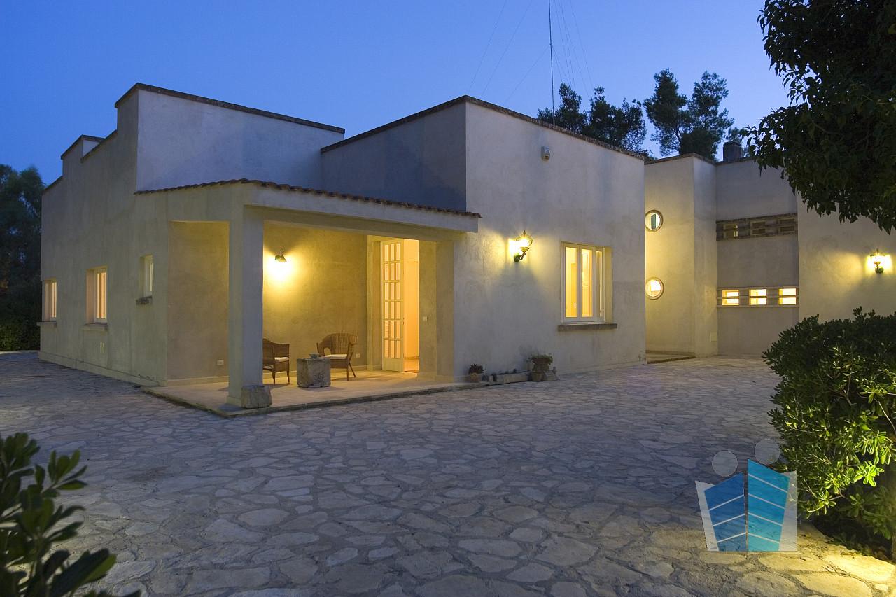 8-salle Villa à Lecce, Italy No. 121660