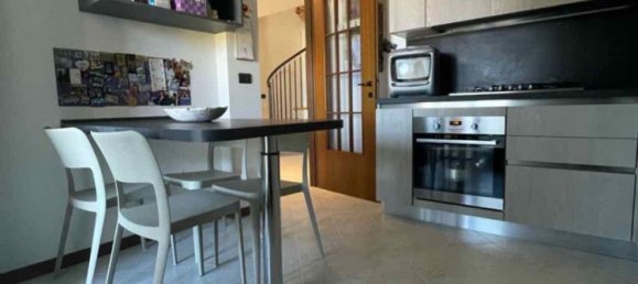 4 Schlafzimmer Doppelhaus in Pordenone, Italy, Nr. 378994 6