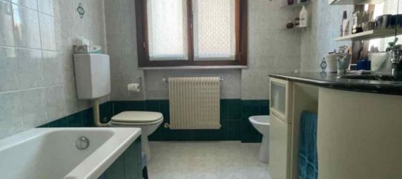 4 Schlafzimmer Doppelhaus in Pordenone, Italy, Nr. 378994 12