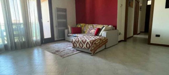 4 Schlafzimmer Doppelhaus in Pordenone, Italy, Nr. 378994 4