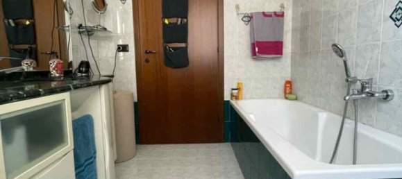 4 Schlafzimmer Doppelhaus in Pordenone, Italy, Nr. 378994 13