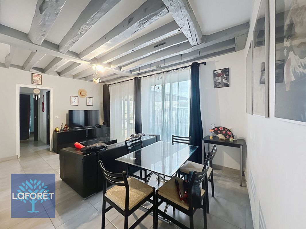 3 bedrooms Apartment in Mennecy, France No. 126141