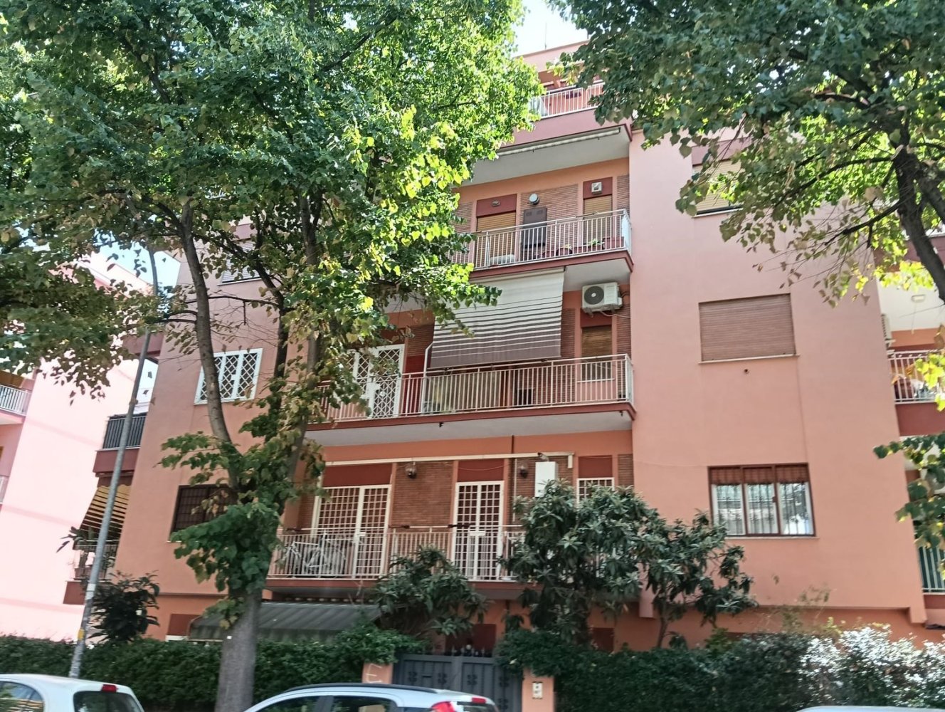 2 bedrooms Apartment in Rome, Italy No. 317173