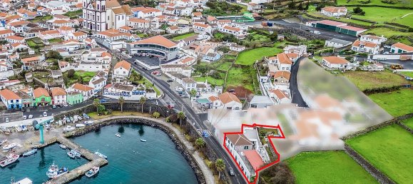 3 bedrooms House in Angra do Heroismo, Portugal No. 44202 3