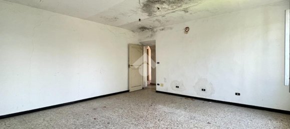 6 rooms House in Canelli, Italy No. 12875 12