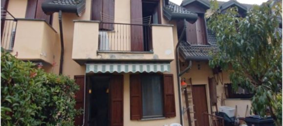 3 rooms House in Gambolò, Italy No. 202689 2