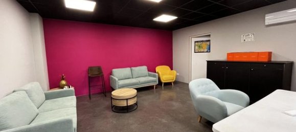 214m² Commercial property in Narbonne, France No. 311760 6