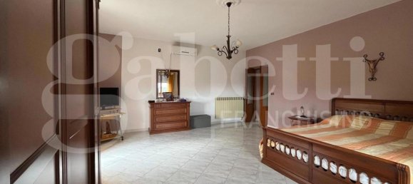 7 rooms House in Alvignano, Italy No. 14897 12