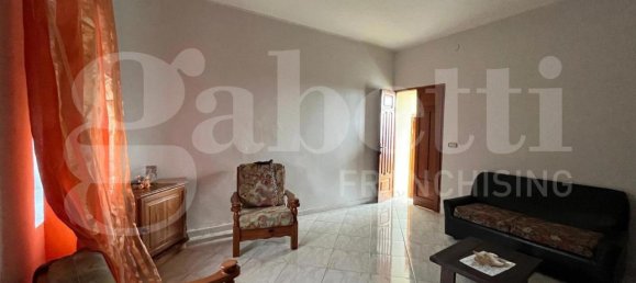 7 rooms House in Alvignano, Italy No. 14897 10