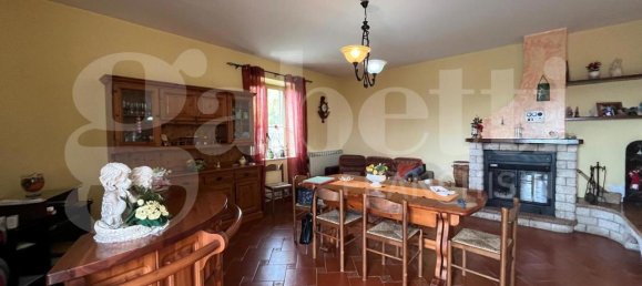 7 rooms House in Alvignano, Italy No. 14897 2