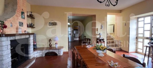 7 rooms House in Alvignano, Italy No. 14897 3