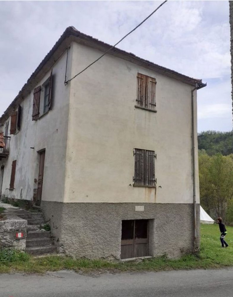 6-Zimmer Haus in Piana Crixia, Italy, Nr. 252231