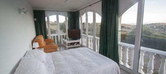 Villa de 4 dormitorios en Estepona, Spain No. 137148 11